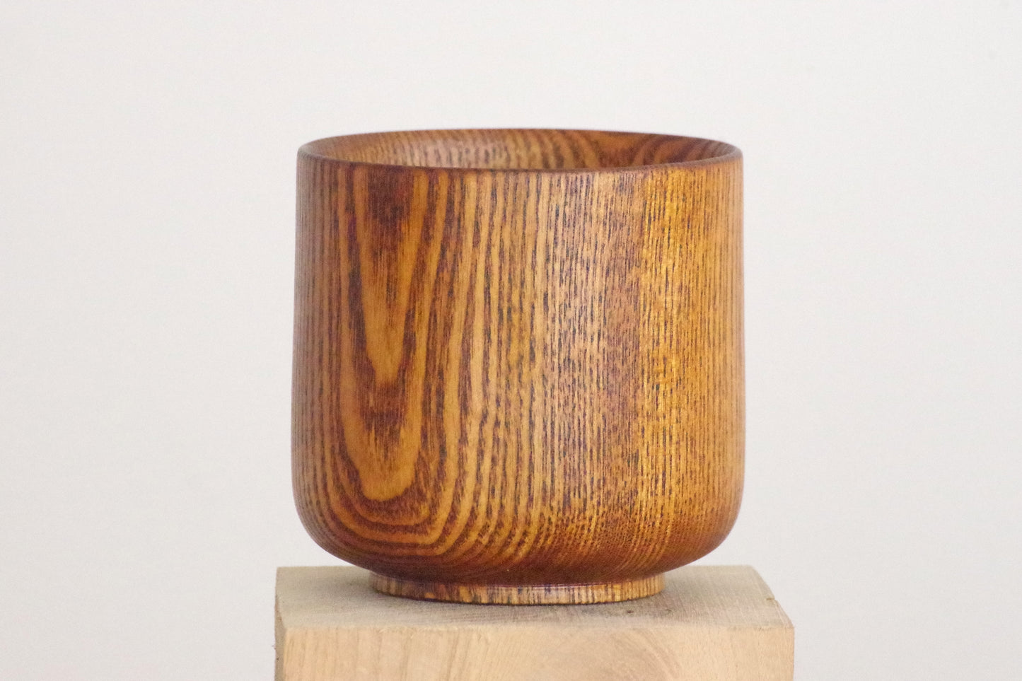 Large Curved Cup